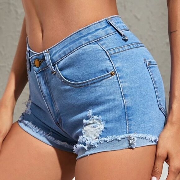 💙 Nwot Cute Cut Off Shorts 💙 - Picture 1 of 8